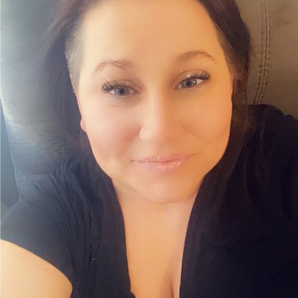 Meet your Posher, Jennifer - Picture 8 of 10